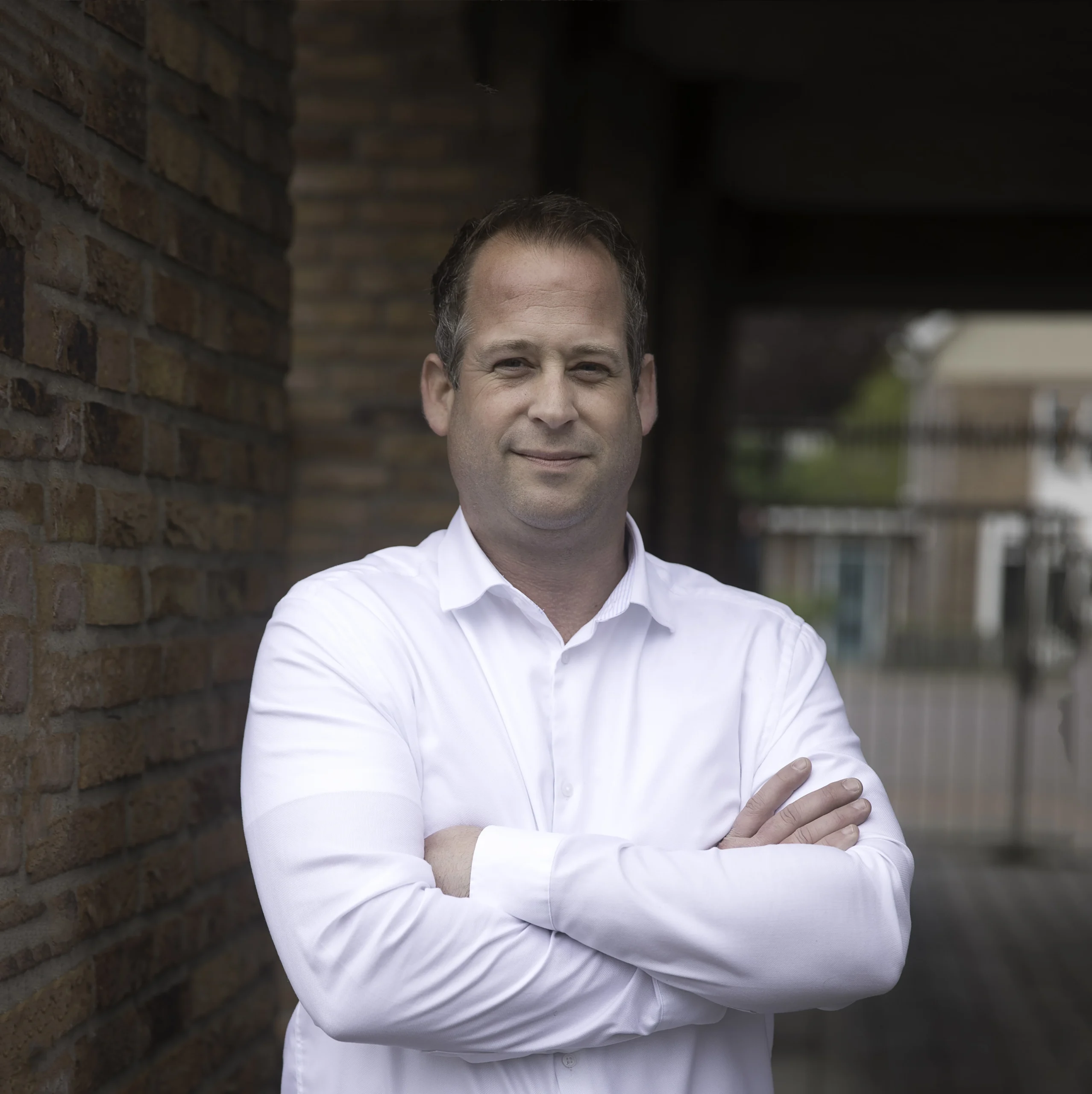 Ruud Bakker is de eigenaar van JORD, met ruim 19 jaar ervaring in het vastgoed is hij in staat om onafhankelijk, duidelijk en goed advies te geven als Energie Prestatie Adviseur en gecertificeerd A-RMT makelaar.